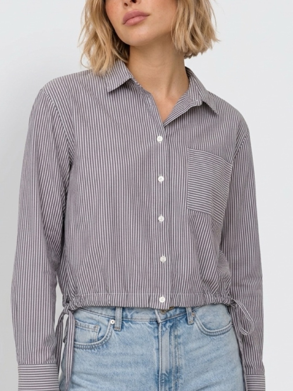 NWOT LOFT Gray/White Striped Tie-Hem Crop Button Down Shirt; Size Medium